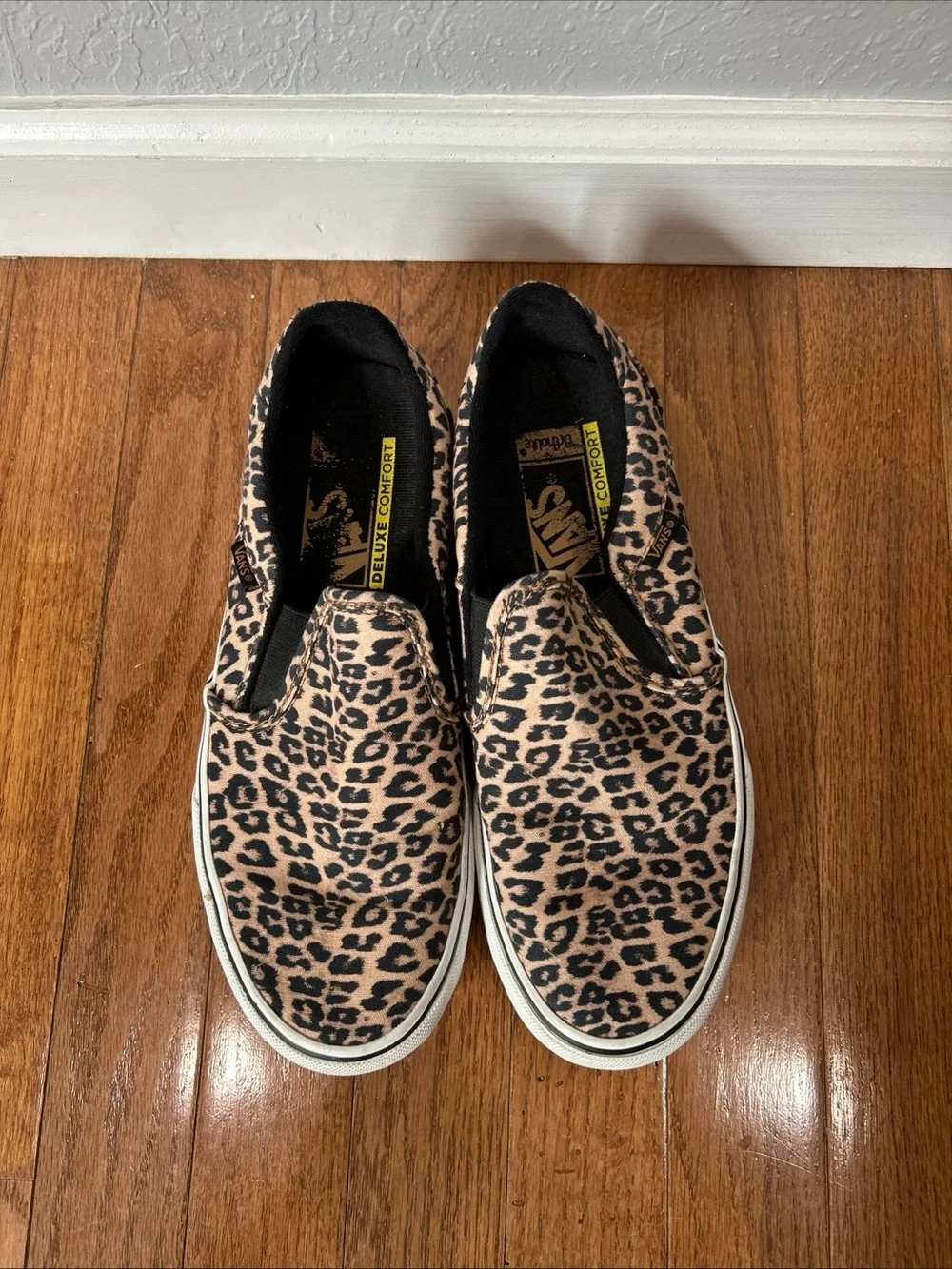 Vans Sneakers Slip On Shoes Leopard Print Women’s Size 8.5 Black Brown